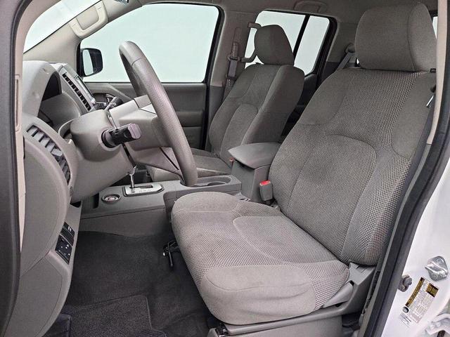 Photo of 2021 Glacier White Nissan Frontier