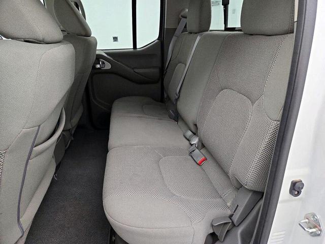 Photo of 2021 Glacier White Nissan Frontier