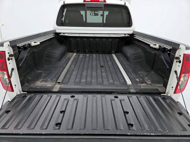 Photo of 2021 Glacier White Nissan Frontier