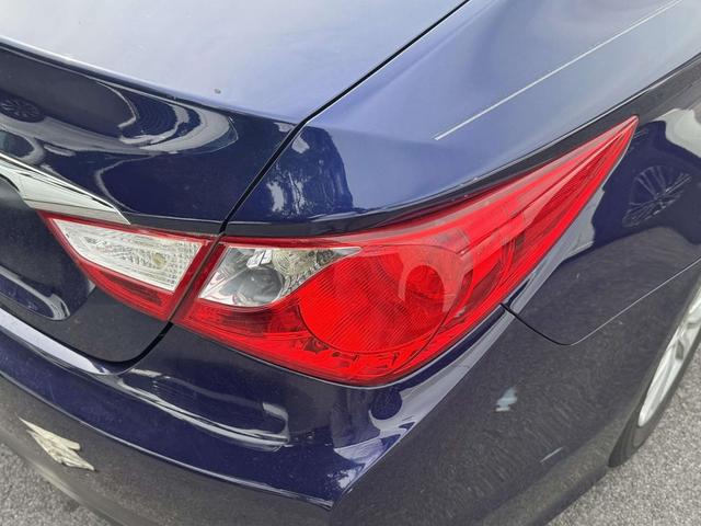 Photo of 2014 Indigo Blue Pearl Hyundai SONATA