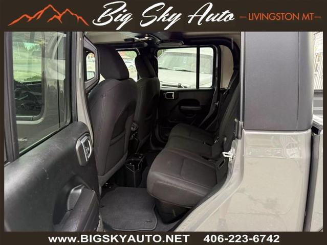 Photo of 2021 Gray Jeep Gladiator