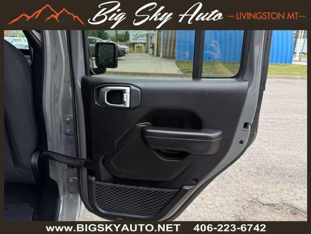 Photo of 2021 Gray Jeep Gladiator