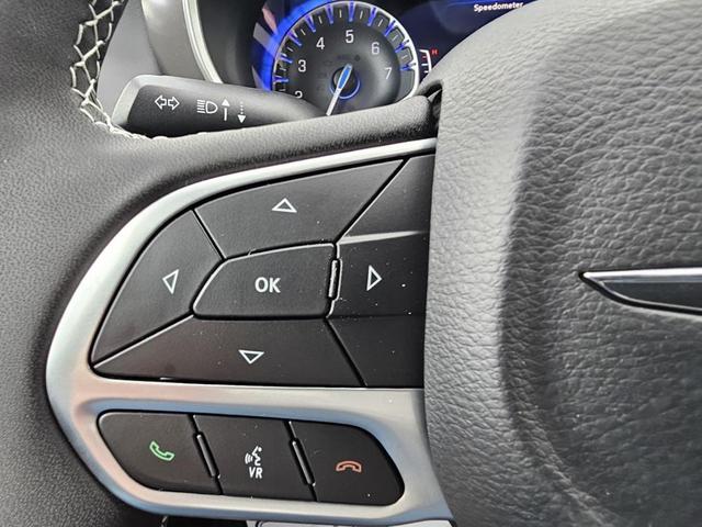 Photo of 2025 Bright White Clearcoat Chrysler Voyager