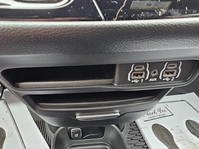 Photo of 2025 Bright White Clearcoat Chrysler Voyager