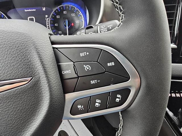 Photo of 2025 Bright White Clearcoat Chrysler Voyager