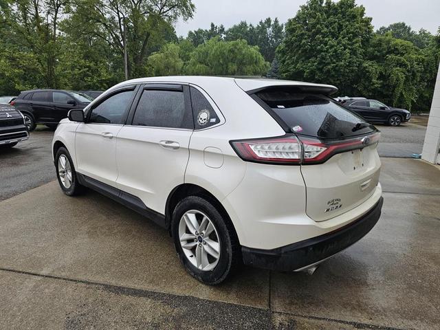 Photo of 2017 White Platinum Ford Edge