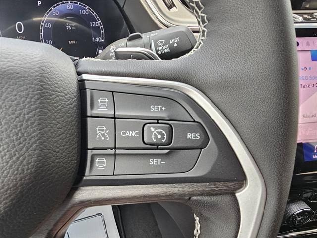 Photo of 2025 Diamond Black Crystal Pearlcoat Jeep Grand Cherokee