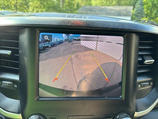 Photo of 2022 Diamond Black Crystal Pearlcoat RAM 1500