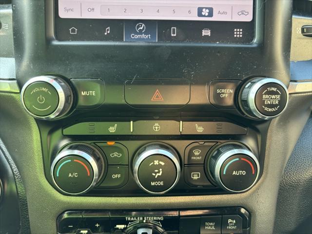 Photo of 2022 Diamond Black Crystal Pearlcoat RAM 1500