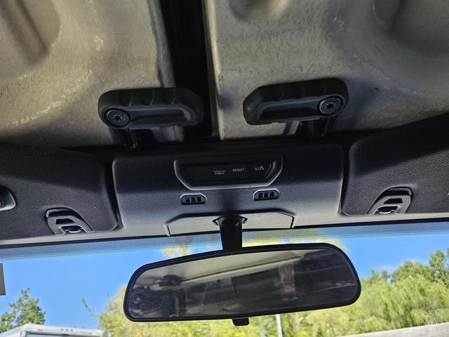 Photo of 2023 Silver Zynith Clearcoat Jeep Gladiator