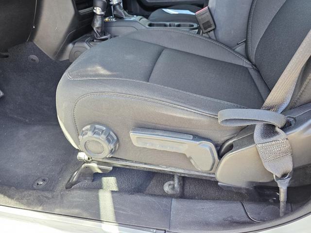 Photo of 2023 Silver Zynith Clearcoat Jeep Gladiator