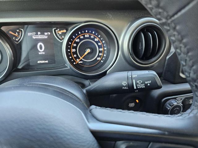 Photo of 2023 Silver Zynith Clearcoat Jeep Gladiator