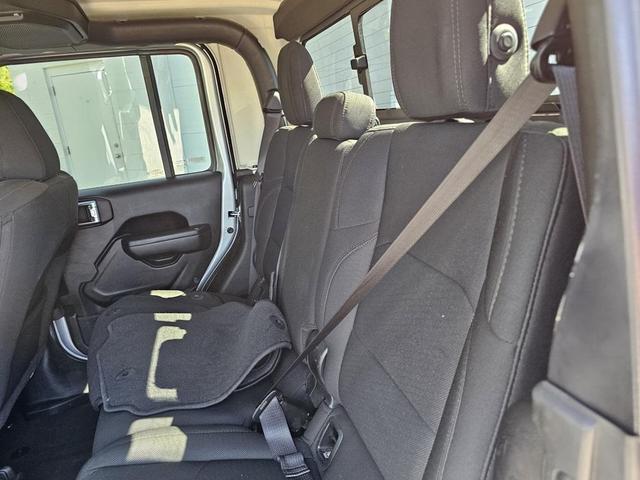 Photo of 2023 Silver Zynith Clearcoat Jeep Gladiator