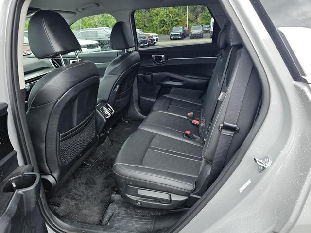 Photo of 2025 Wolf Gray Kia Sorento