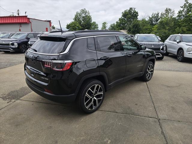 Photo of 2025 Diamond Black Crystal Pearlcoat Jeep Compass