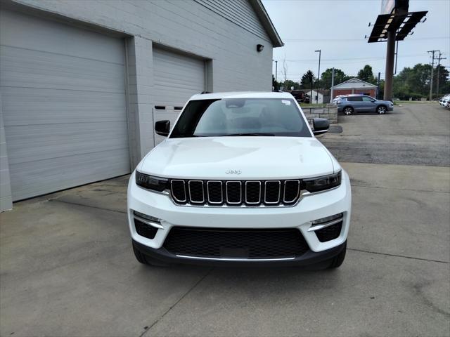 Photo of 2024 Bright White Clearcoat Jeep Grand Cherokee