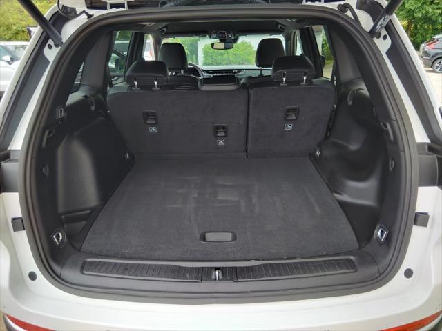 Photo of 2024 Bright White Clearcoat Jeep Grand Cherokee