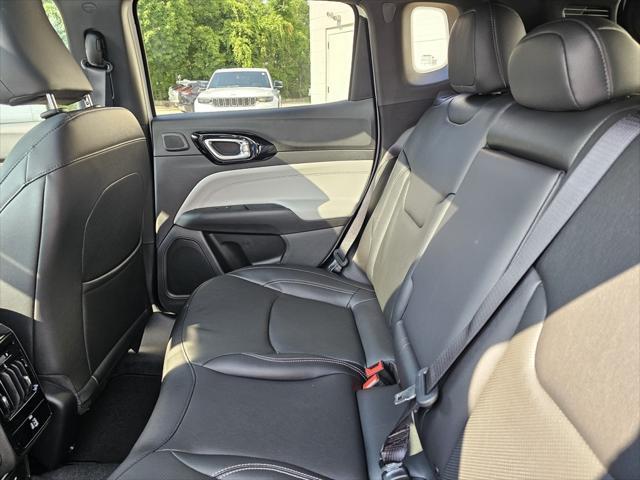 Photo of 2025 Bright White Clearcoat Jeep Compass