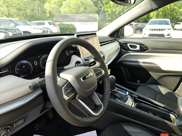 Photo of 2025 Bright White Clearcoat Jeep Compass