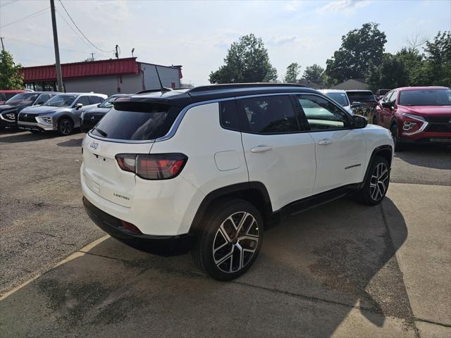 Photo of 2025 Bright White Clearcoat Jeep Compass