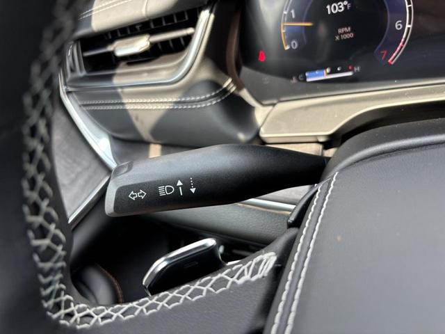 Photo of 2025 Diamond Black Crystal Pearlcoat Jeep Grand Cherokee