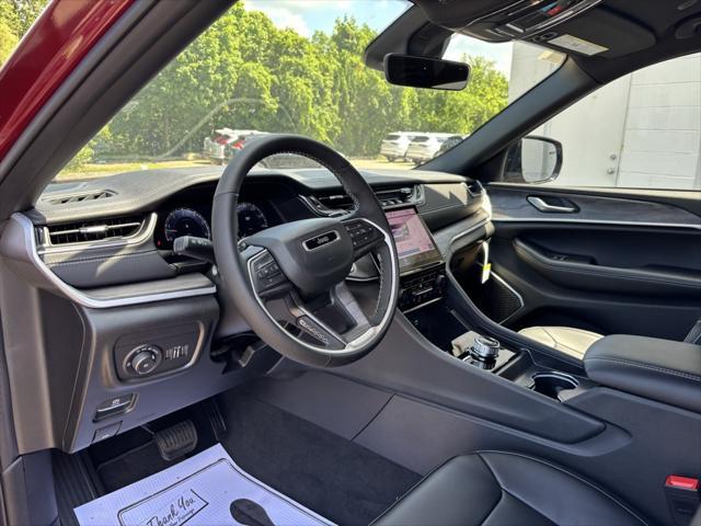 Photo of 2025 Velvet Red Pearlcoat Jeep Grand Cherokee