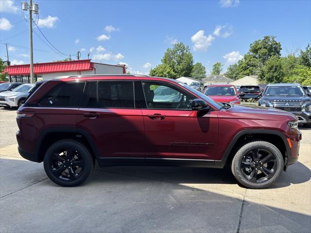 Photo of 2025 Velvet Red Pearlcoat Jeep Grand Cherokee