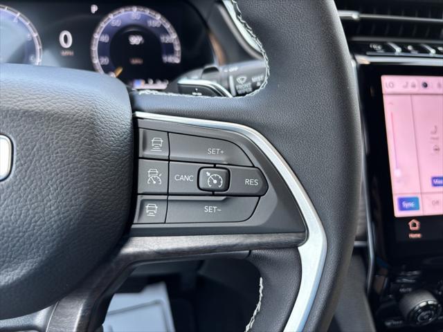 Photo of 2025 Velvet Red Pearlcoat Jeep Grand Cherokee