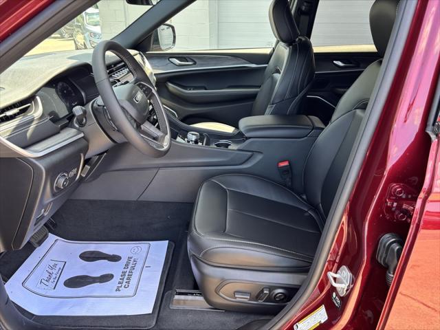 Photo of 2025 Velvet Red Pearlcoat Jeep Grand Cherokee