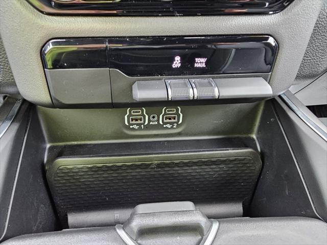 Photo of 2023 Diamond Black Crystal Pearlcoat RAM 1500