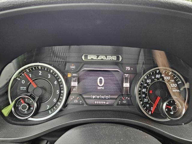 Photo of 2023 Diamond Black Crystal Pearlcoat RAM 1500
