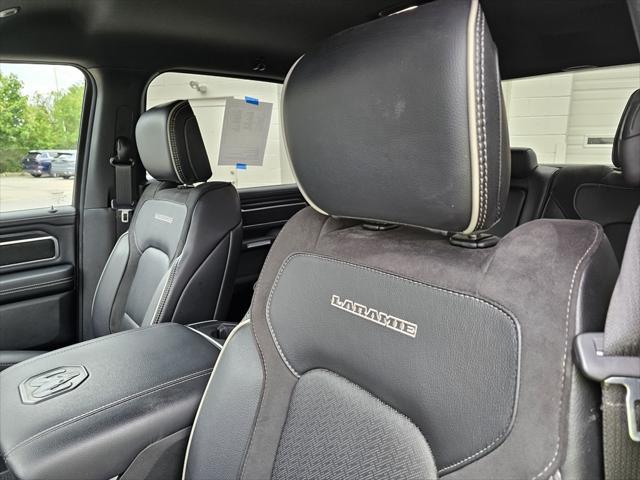 Photo of 2023 Diamond Black Crystal Pearlcoat RAM 1500