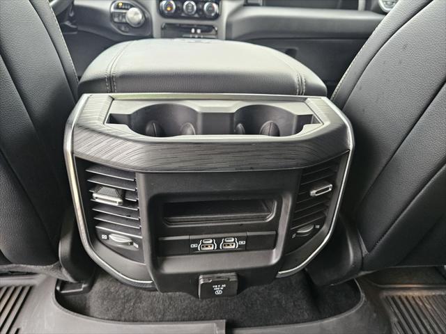 Photo of 2023 Diamond Black Crystal Pearlcoat RAM 1500