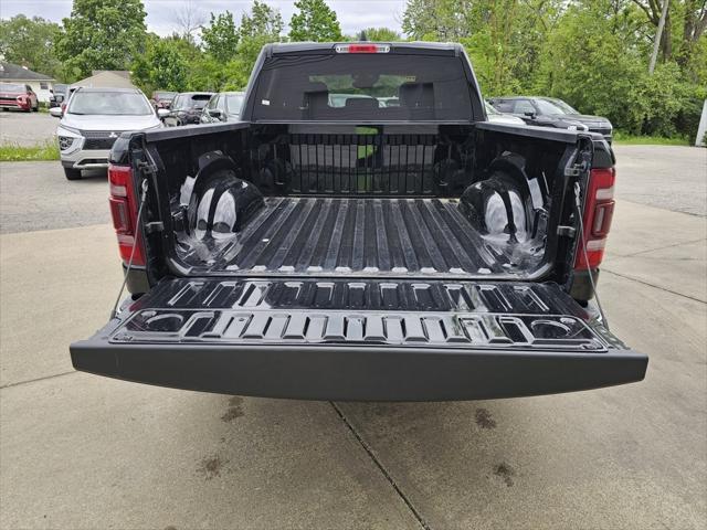 Photo of 2023 Diamond Black Crystal Pearlcoat RAM 1500