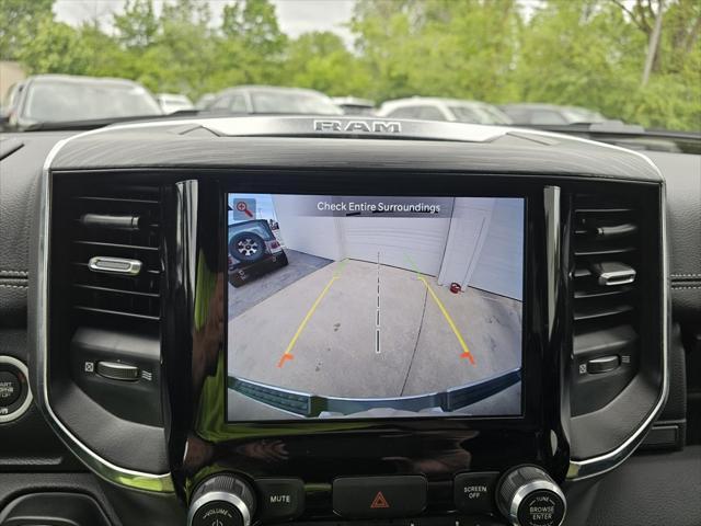 Photo of 2023 Diamond Black Crystal Pearlcoat RAM 1500