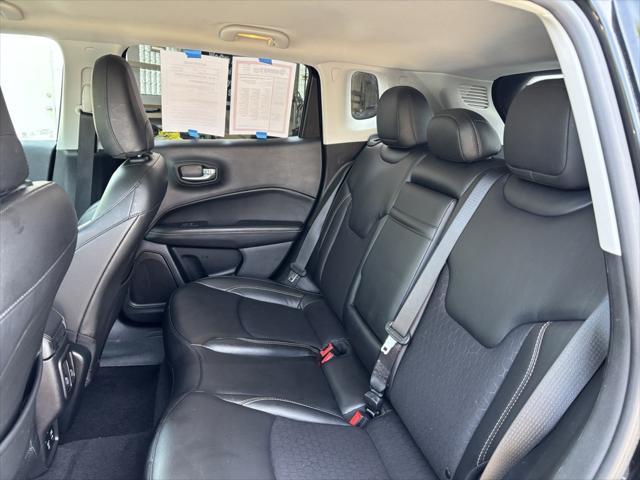 Photo of 2019 Diamond Black Crystal Pearlcoat Jeep Compass