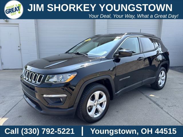 Photo of 2019 Diamond Black Crystal Pearlcoat Jeep Compass