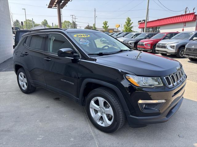 Photo of 2019 Diamond Black Crystal Pearlcoat Jeep Compass