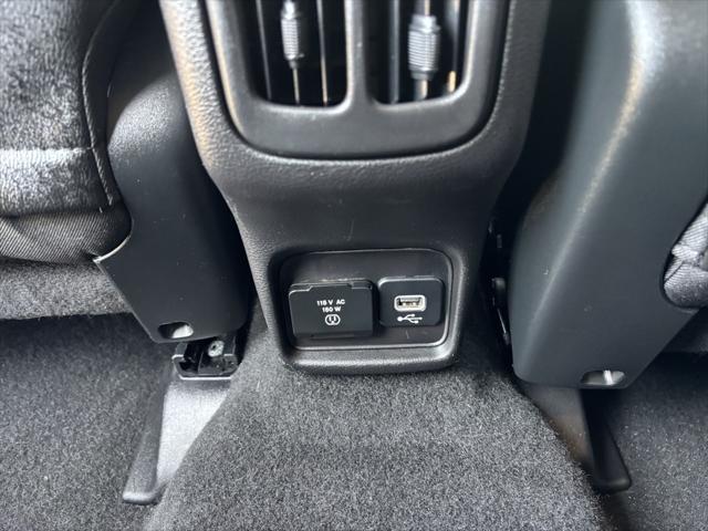 Photo of 2019 Diamond Black Crystal Pearlcoat Jeep Compass