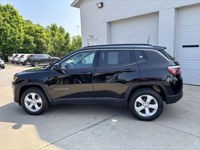 Photo of 2019 Diamond Black Crystal Pearlcoat Jeep Compass