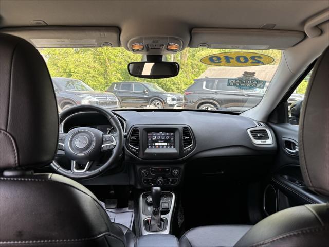 Photo of 2019 Diamond Black Crystal Pearlcoat Jeep Compass