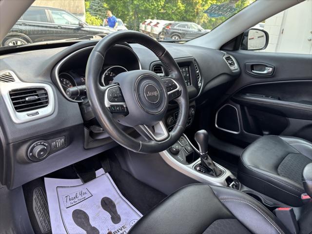 Photo of 2019 Diamond Black Crystal Pearlcoat Jeep Compass