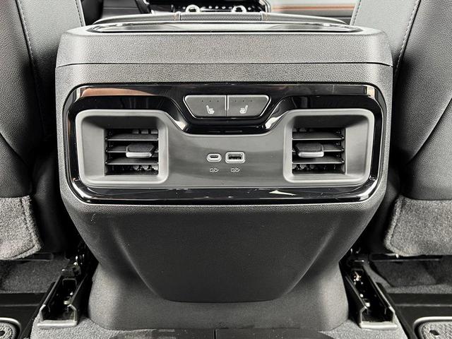 Photo of 2023 Onyx Black GMC Sierra 1500