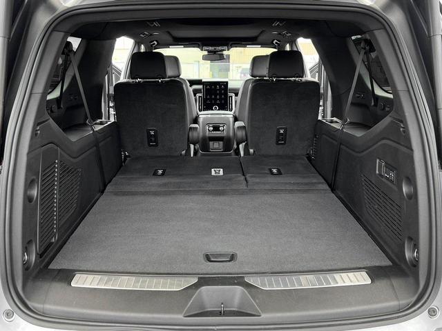 Photo of 2025 Sterling Metallic GMC Yukon XL