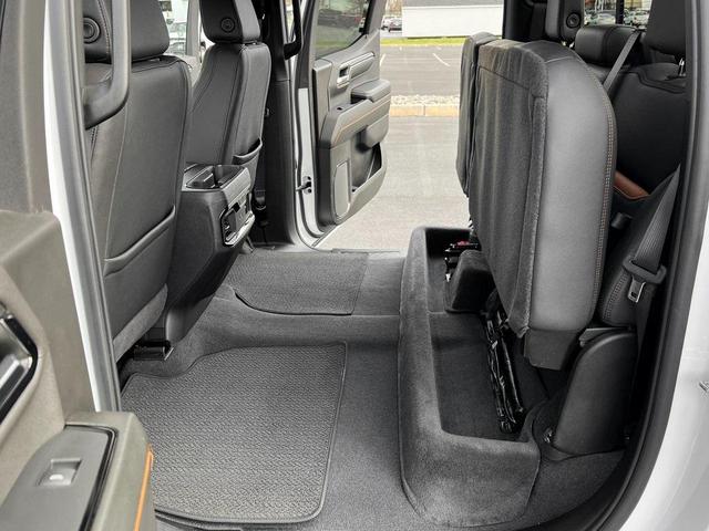 Photo of 2024 Summit White GMC Sierra 1500