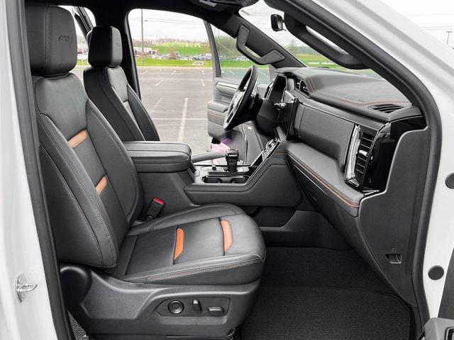Photo of 2024 Summit White GMC Sierra 1500