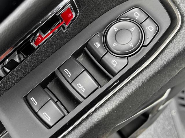 Photo of 2024 Summit White GMC Sierra 1500
