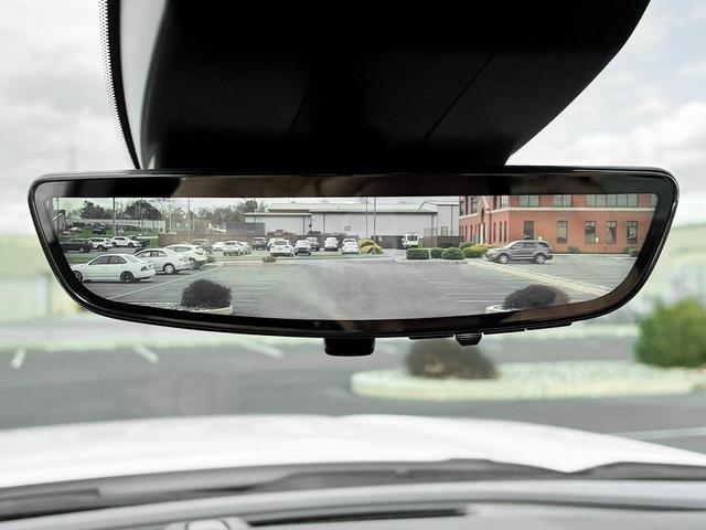 Photo of 2024 Summit White GMC Sierra 1500