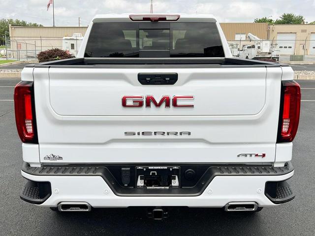 Photo of 2024 Summit White GMC Sierra 1500