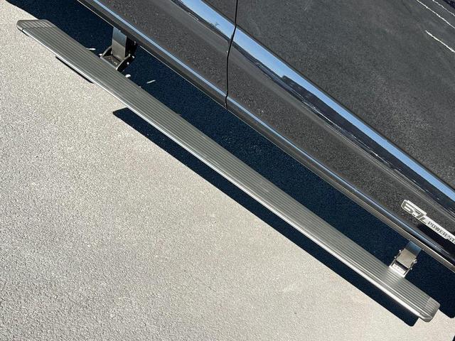 Photo of 2025 Agate Black Metallic Ford F-250